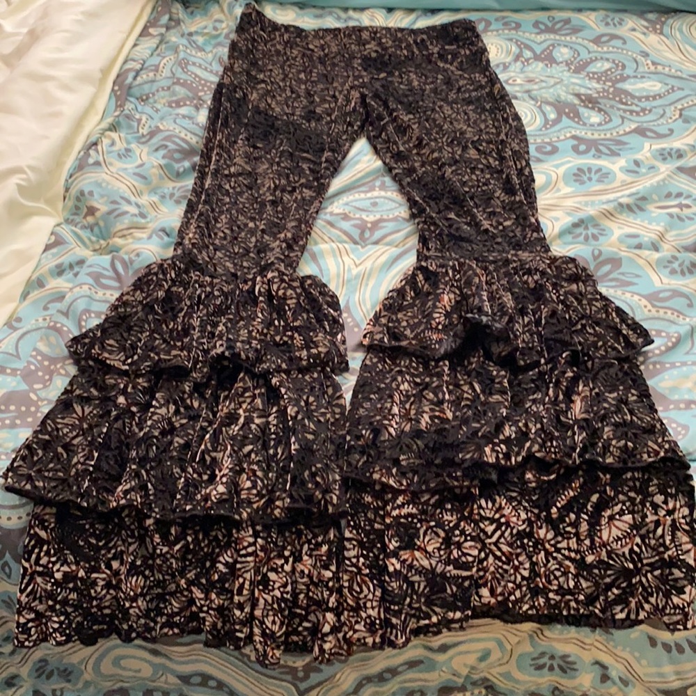 Ruffled leggings